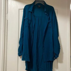 Blue button down top Size: L